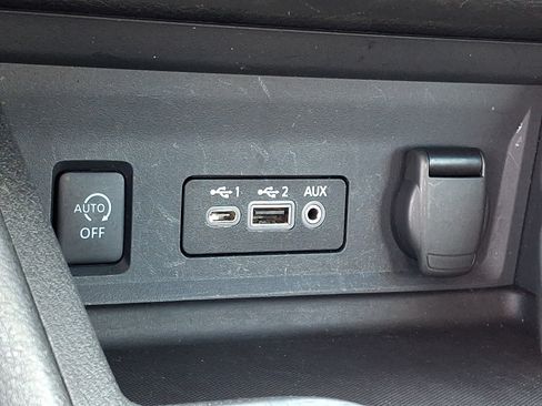Certified 2025 Nissan Sentra SV FWD image 26