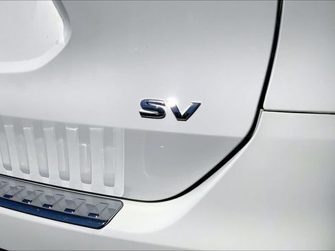 Used 2016 Nissan Rogue SV w/ SV Premium Package image 23