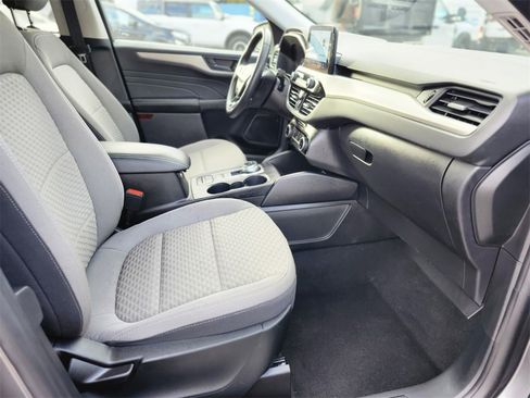 Certified 2022 Ford Escape SE w/ SE Sport Appearance Package image 11