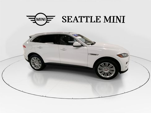 Used 2018 Jaguar F-PACE Portfolio image 13