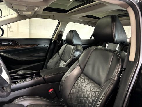 Used 2016 Nissan Maxima Platinum image 13