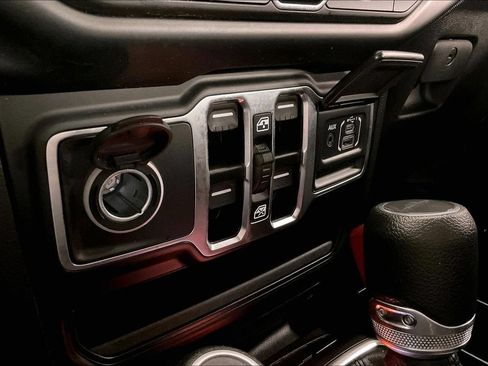 Used 2023 Jeep Gladiator Sport AWD/4WD image 29