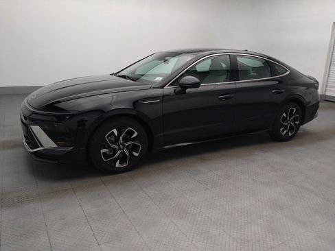 Used 2024 Hyundai Sonata SEL FWD image 2