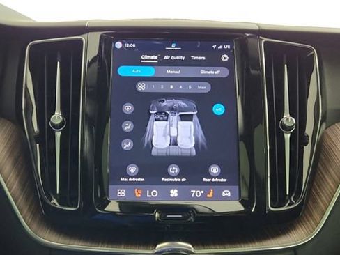 Certified 2023 Volvo XC60 B5 Plus w/ Protection Package Premier FWD image 21