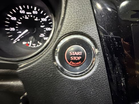 Used 2017 Nissan Rogue Sport SV image 30