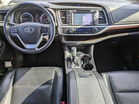 Used 2016 Toyota Highlander Limited Platinum image 15