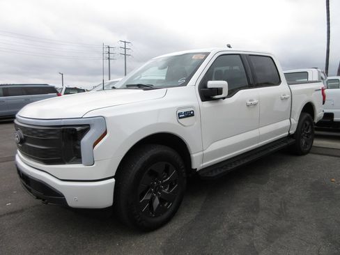 Used 2025 Ford F150 Lightning Lariat AWD/4WD image 1