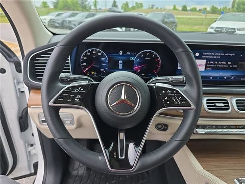 Certified 2024 Mercedes-Benz GLS 450 4MATIC image 31