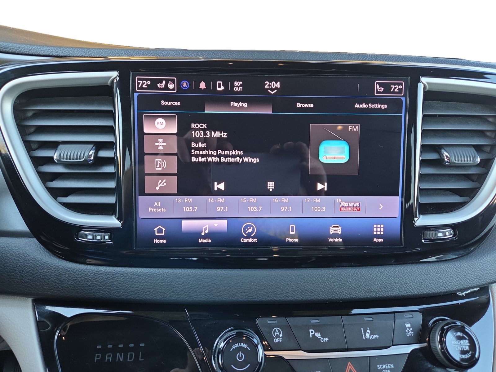 Used 2023 Chrysler Pacifica Touring-L FWD image 13