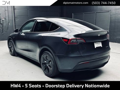 Used 2025 Tesla Model Y Long Range AWD/4WD image 5