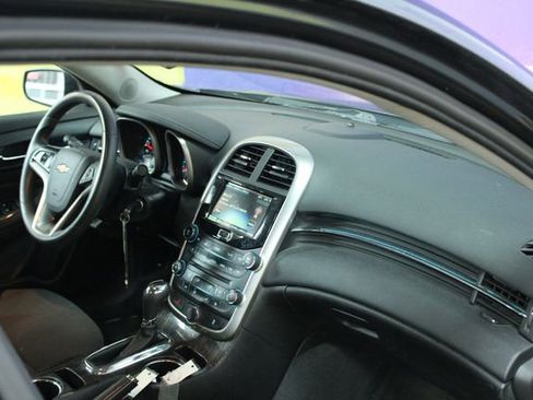 Used 2014 Chevrolet Malibu LT image 11