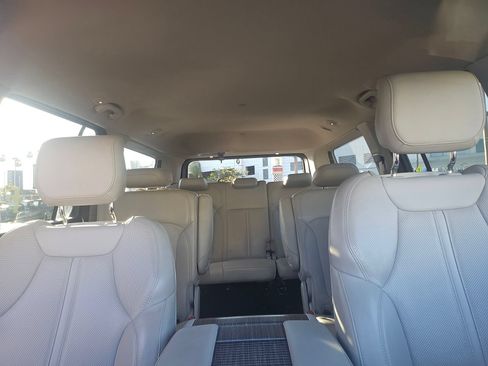 Used 2024 Jeep Wagoneer Series II AWD/4WD image 28