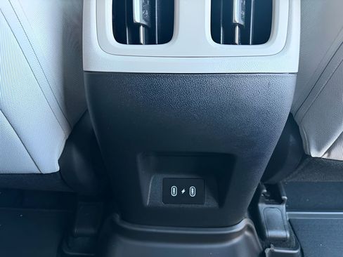 Used 2025 Hyundai Tucson SEL image 32