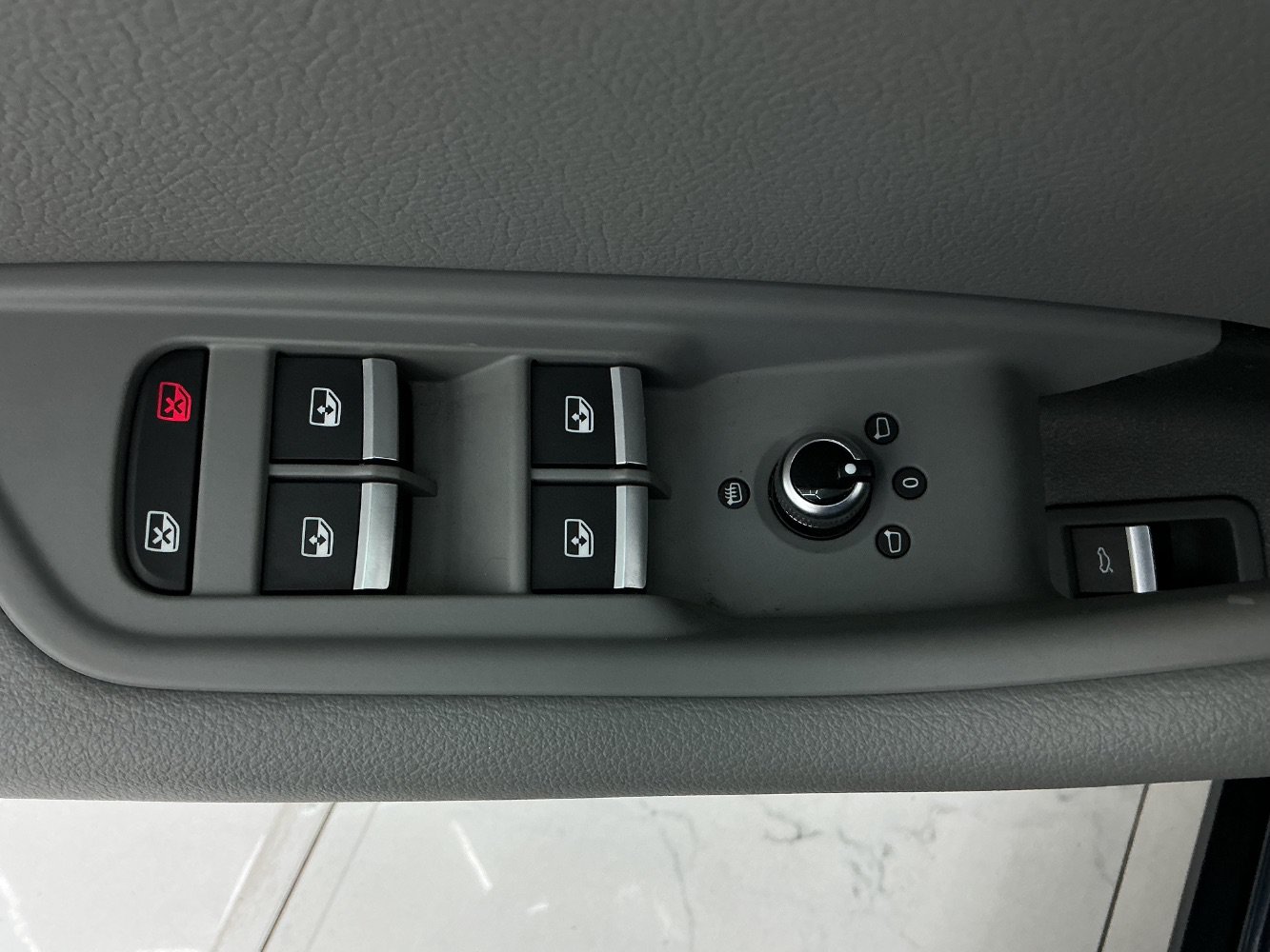 Used 2018 Audi A4 2.0T Premium AWD/4WD image 40