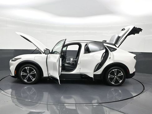 Used 2023 Ford Mustang Mach-E Premium image 39