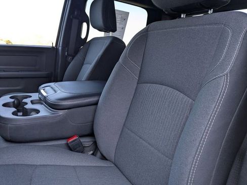 Used 2024 RAM 2500 Tradesman w/ Chrome Appearance Group image 27