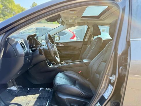 Used 2018 MAZDA MAZDA3 Grand Touring FWD image 9