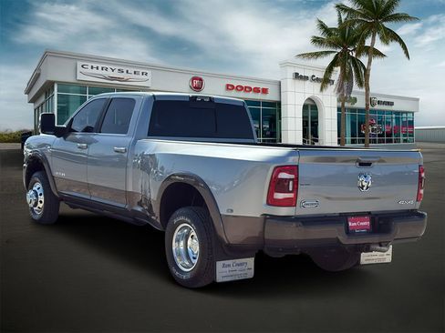 Used 2024 RAM 3500 Limited w/ Towing Technology Group image 4
