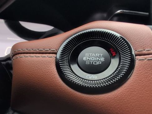 Used 2022 Jeep Compass Limited image 31