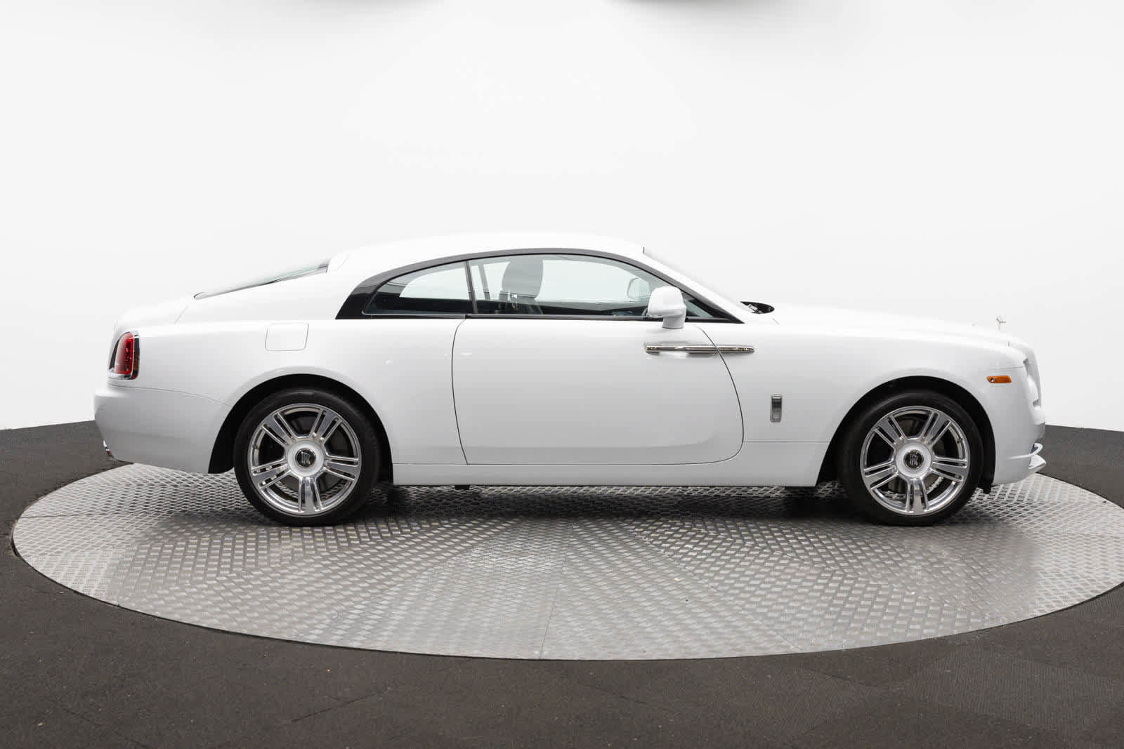 Certified 2018 Rolls-Royce Wraith RWD image 25