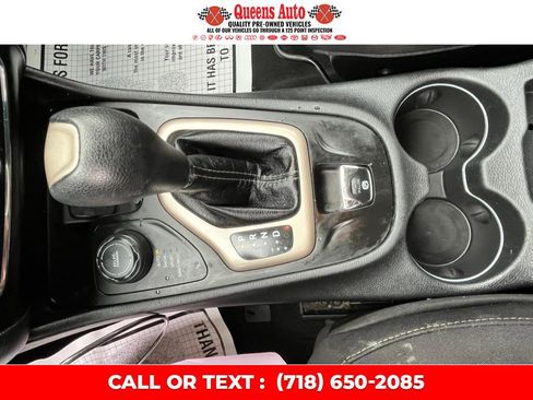 Used 2017 Jeep Cherokee Latitude w/ Comfort & Sound Group image 14