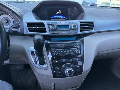 Used 2011 Honda Odyssey Touring image 6