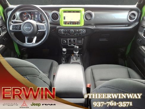 Used 2018 Jeep Wrangler Unlimited Sahara AWD/4WD image 24