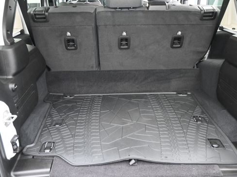 Used 2024 Jeep Wrangler Unlimited AWD/4WD image 14