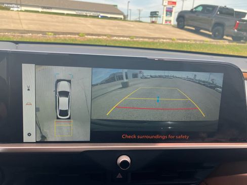 Used 2025 Toyota Crown Limited w/ Advanced Technology Package image 22