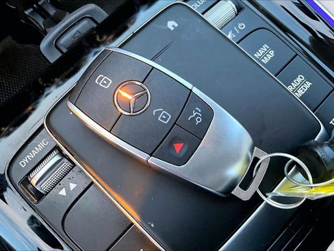 Used 2023 Mercedes-Benz GLA 250 4MATIC w/ Premium Package image 13