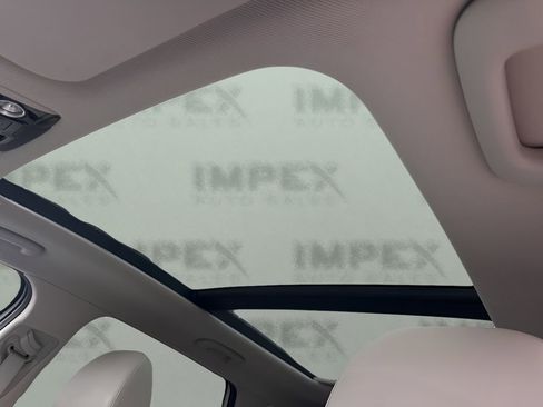 Used 2025 Kia Sorento SX image 11