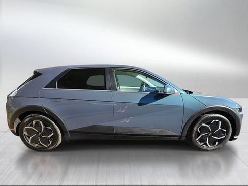 Certified 2024 Hyundai Ioniq 5 SE RWD image 2