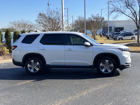 Certified 2025 Honda Pilot EX-L image 11
