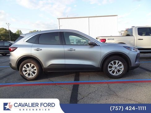 Used 2024 Ford Escape Active w/ Tech Pack #2 AWD/4WD image 3