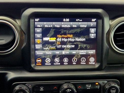 Used 2023 Jeep Gladiator Overland AWD/4WD image 18