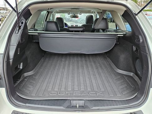 Used 2016 Subaru Outback 2.5i Limited image 18