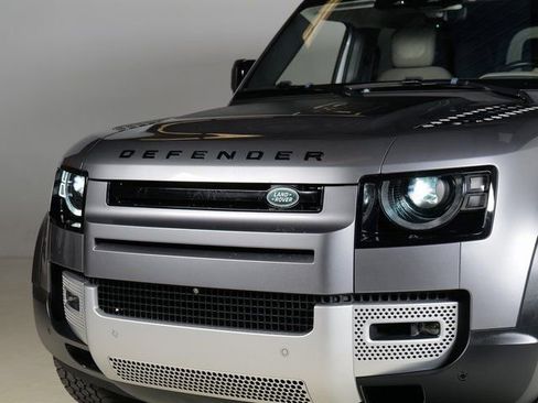 Used 2020 Land Rover Defender 110 HSE image 26