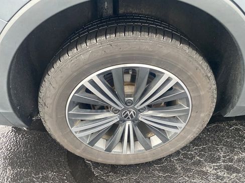 Used 2024 Volkswagen Tiguan Wolfsburg Edition image 30