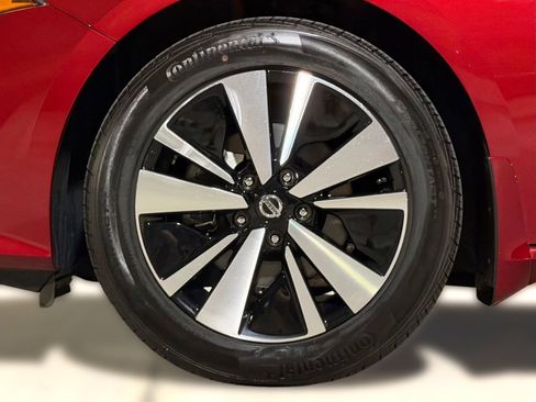 Used 2022 Nissan Altima 2.5 SV w/ SV Premium Package image 11