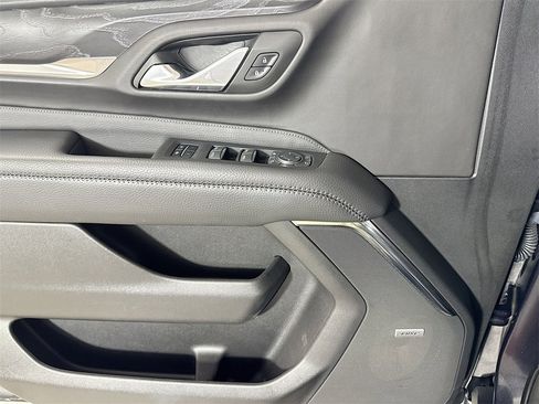 Used 2023 GMC Yukon XL Denali image 17