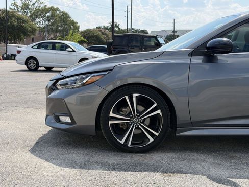 Used 2021 Nissan Sentra SR w/ SR Premium Package FWD image 10