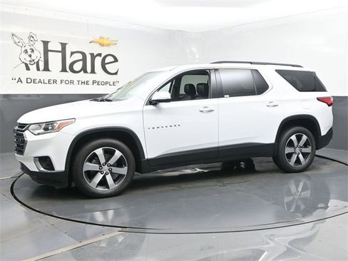 Used 2020 Chevrolet Traverse LT w/ LT Premium Package image 38