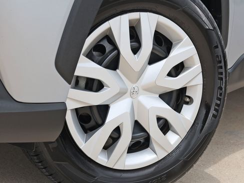Used 2024 Toyota Corolla Cross L AWD/4WD image 12