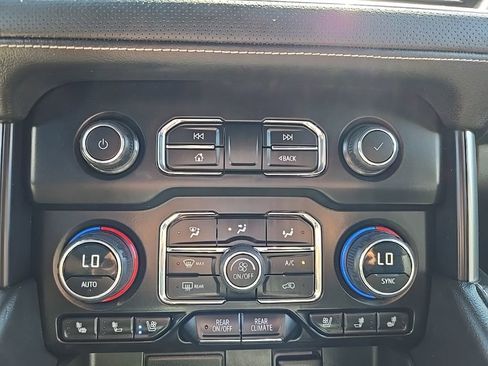 Used 2023 Chevrolet Tahoe Premier AWD/4WD image 28