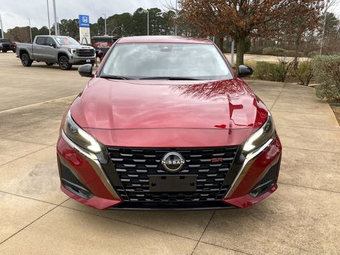 Used 2023 Nissan Altima 2.0 SR image 2