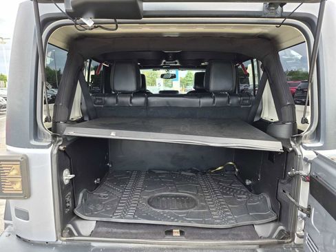 Used 2016 Jeep Wrangler Unlimited Rubicon AWD/4WD image 28