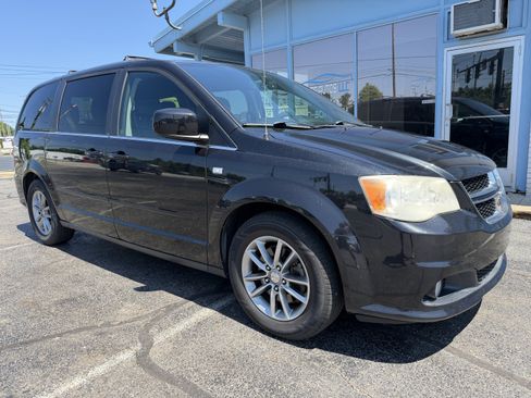Used 2014 Dodge Grand Caravan SXT FWD image 7