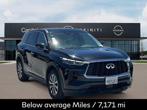 Used 2024 INFINITI QX60 Pure w/ Cargo Package image 3