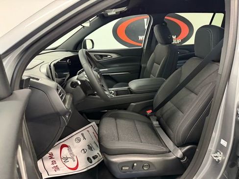 New 2026 Chevrolet Traverse LT image 12