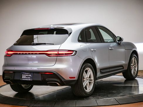 Certified 2022 Porsche Macan AWD/4WD image 7